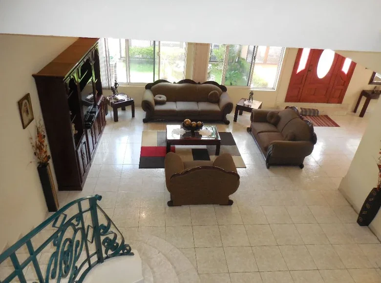 Дом 4 спальни 600 м² Emiliano Zapata, Мексика