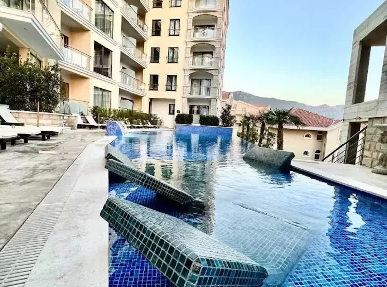 Apartamento 2 habitaciones 81 m² Becici, Montenegro