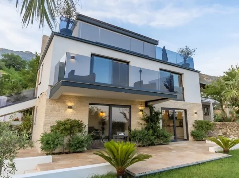 Apartment 8 bedrooms 293 m² Марковичи, Montenegro