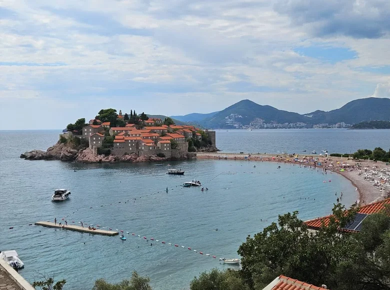 1 bedroom apartment 61 m² Sveti Stefan, Montenegro