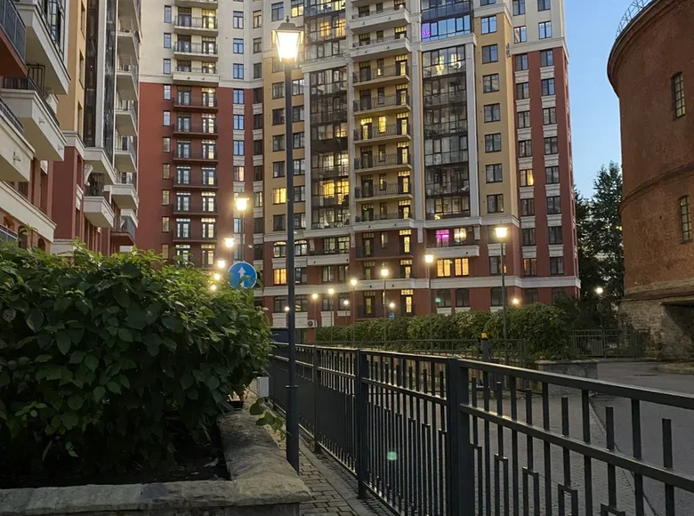 Mieszkanie 3 pokoi 79 m² Petersburg, Rosja