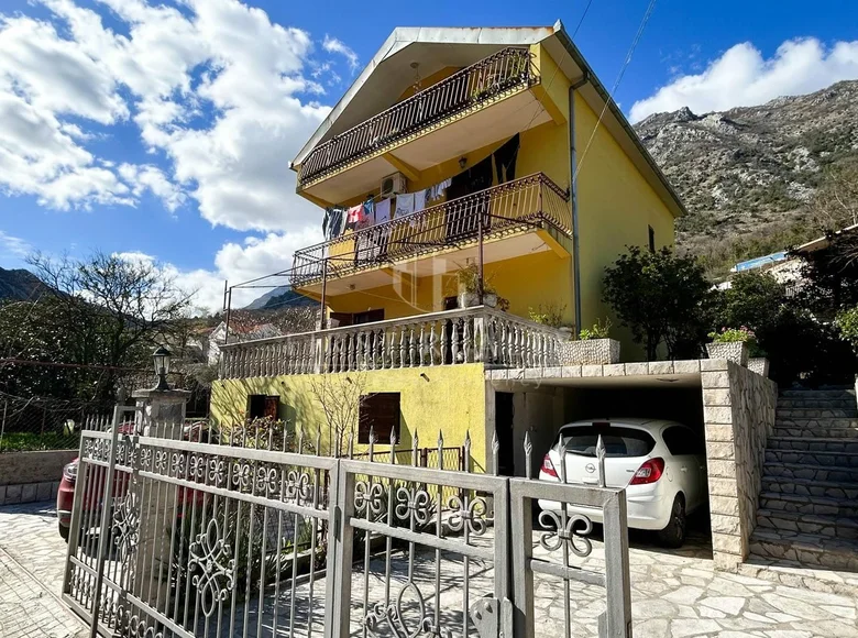 Casa 6 habitaciones 200 m² Morinj, Montenegro
