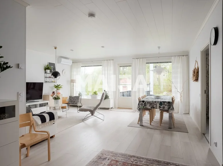 3 bedroom house 104 m² Vaajakoski, Finland
