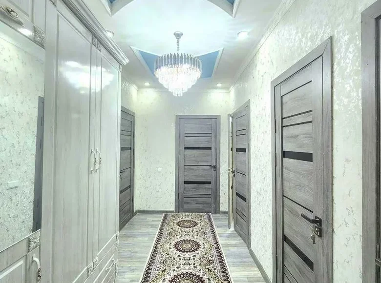 Kvartira 3 xonalar 77 m² Samarqandda