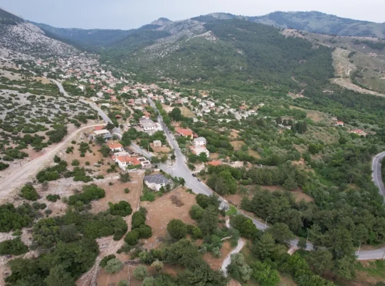 Dom  Theologos, Grecja