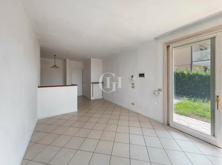 2 bedroom apartment 105 m² Salo, Italy