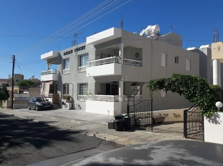 Commercial property 500 m² in Chloraka, Cyprus