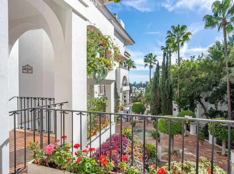 Mieszkanie 3 pokoi 160 m² Marbella, Hiszpania