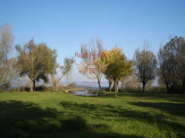 Commercial property 80 m² in Castiglione del Lago, Italy