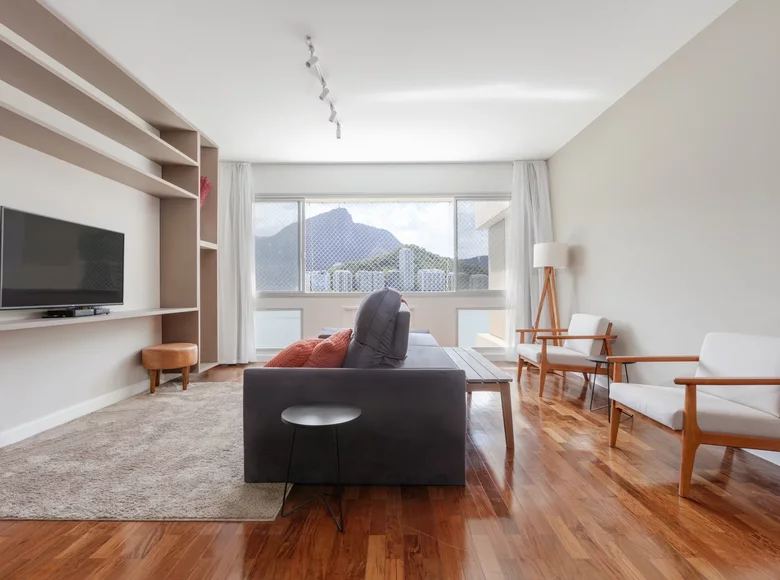 4 bedroom apartment 156 m² in Regiao Geografica Imediata do Rio de Janeiro, Brazil