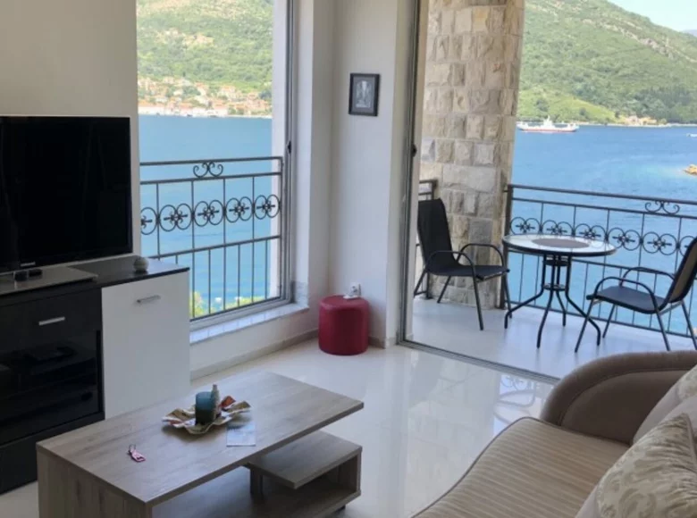 Wohnung 2 Schlafzimmer 87 m² Tivat, Montenegro