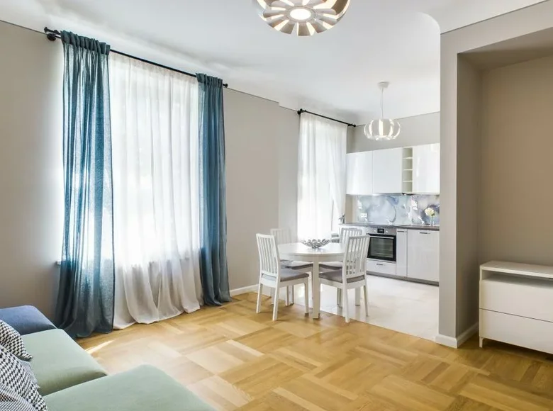 Mieszkanie 3 pokoi 85 m² Ryga, Łotwa