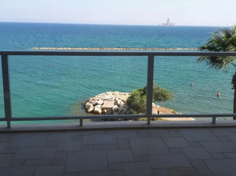 Mieszkanie 3 pokoi 90 m² Gmina Germasogeia, Cyprus