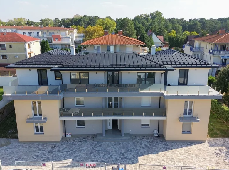 Mieszkanie 5 pokojów 105 m² Siofok, Węgry