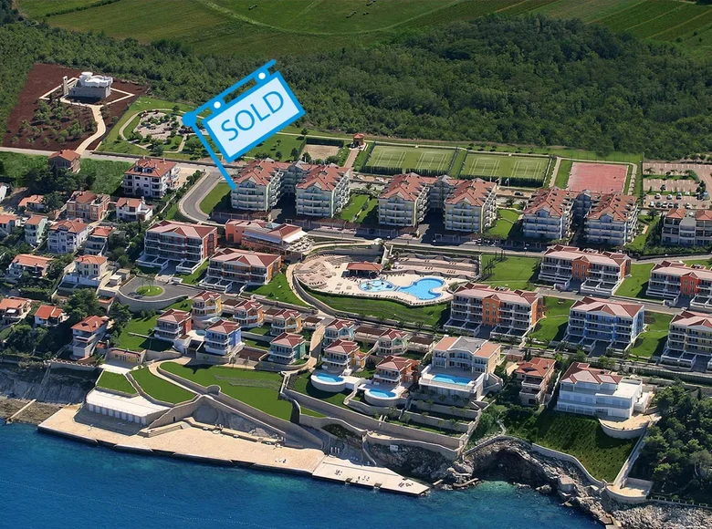 2 bedroom apartment 119 m² Monterol, Croatia