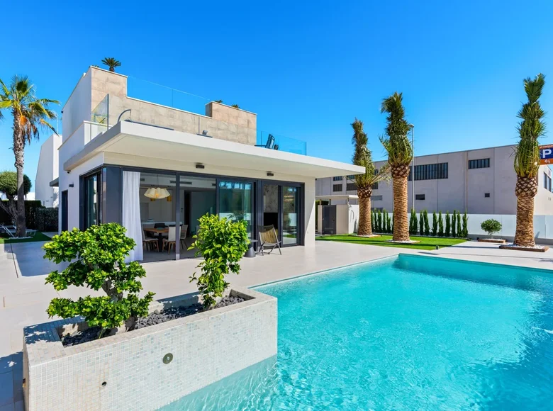4 bedroom Villa 197 m² Dehesa de Campoamor, Spain