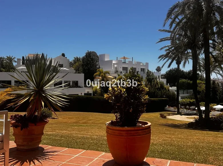 Mieszkanie 2 pokoi 100 m² Marbella, Hiszpania