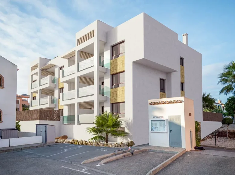 Mieszkanie 2 pokoi 74 m² Orihuela, Hiszpania