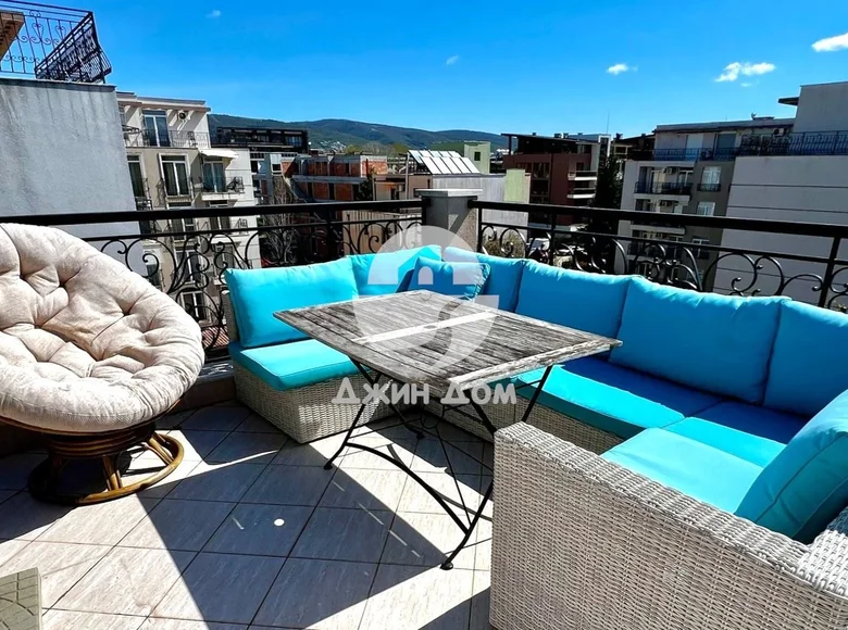 Mieszkanie 3 pokoi 91 m² Nesebyr, Bułgaria