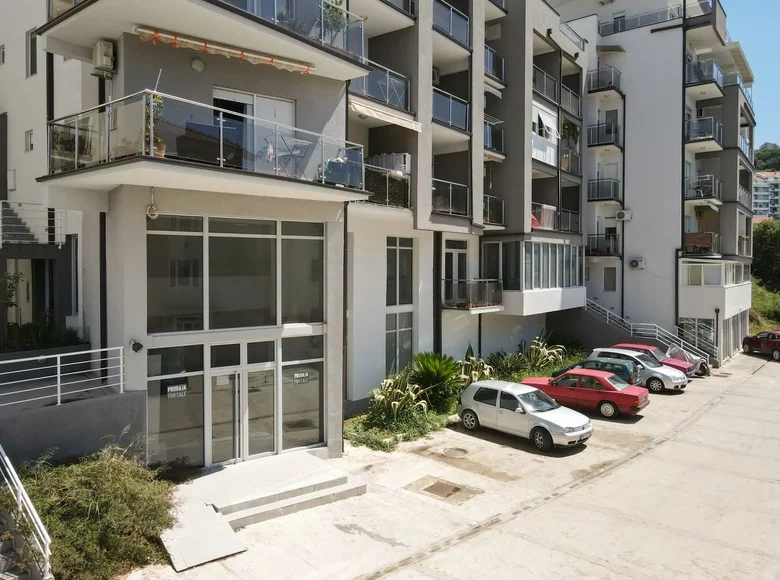 Propiedad comercial 543 m² en Igalo, Montenegro