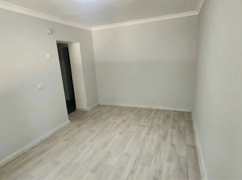 Kvartira 1 xona 28 m² Toshkentda