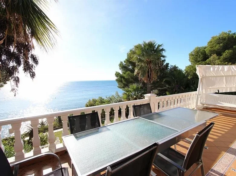 villa de 5 dormitorios 187 m² Calp, España