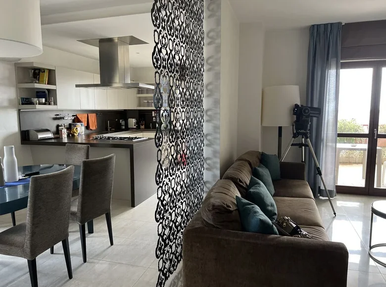 Apartamento 150 m² Roma, Italia