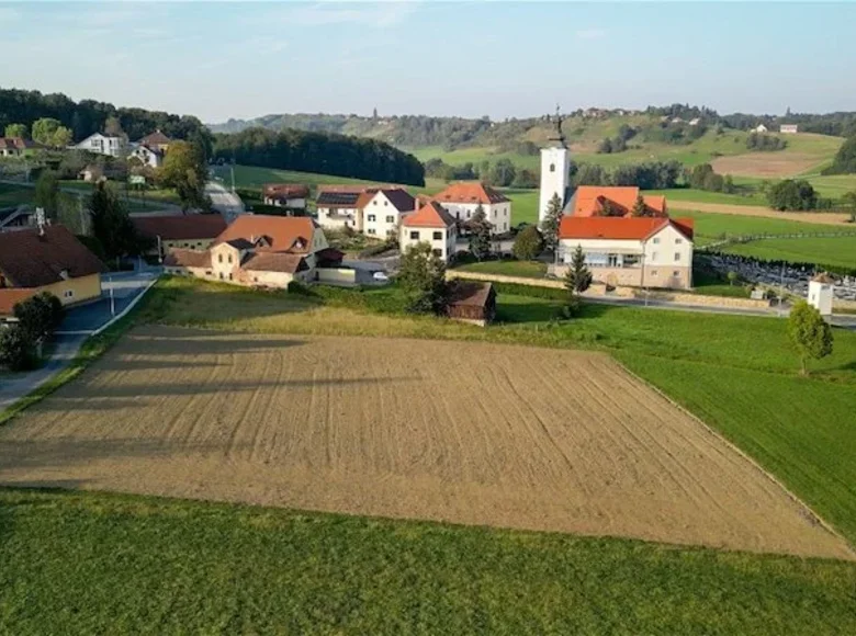 Land 6 010 m² Slovenia, Slovenia