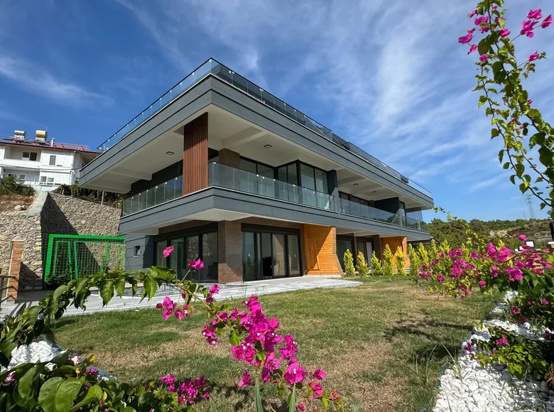 4 bedroom Villa  Incekum, Turkey