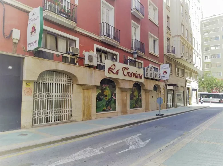 Commercial property 598 m² in Alicante, Spain