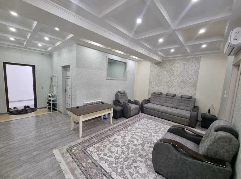 Kvartira 3 xonalar 60 m² Samarqandda