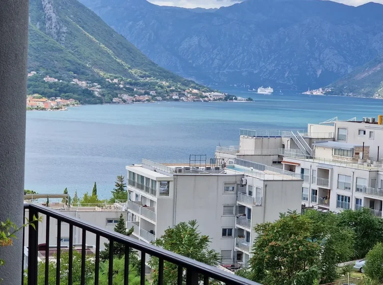 2 bedroom apartment  Dobrota, Montenegro