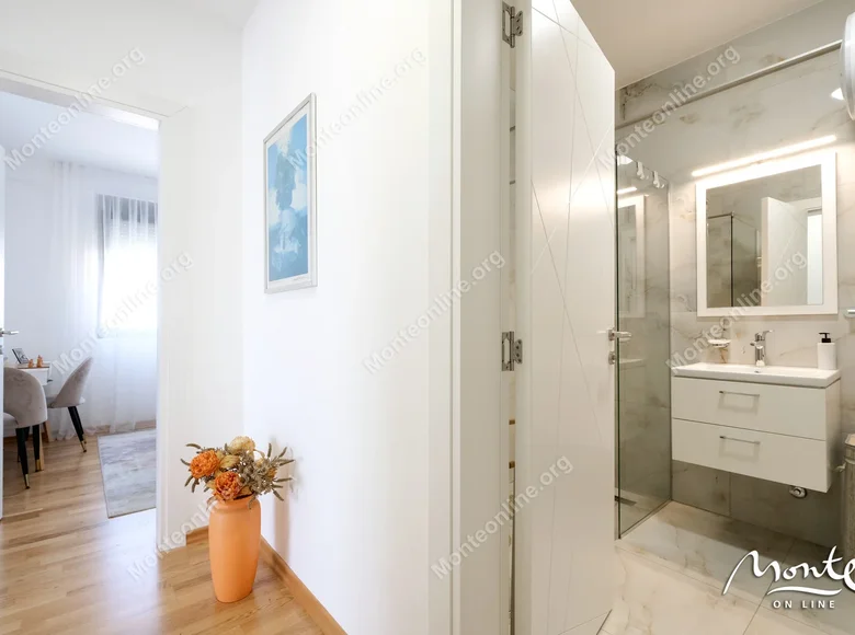 Mieszkanie 2 pokoi 63 m² Tivat, Czarnogóra