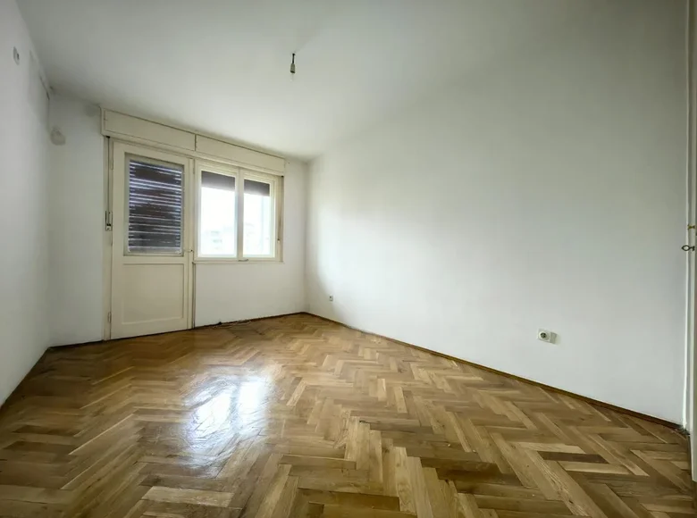 2 bedroom apartment 85 m² Bar, Montenegro