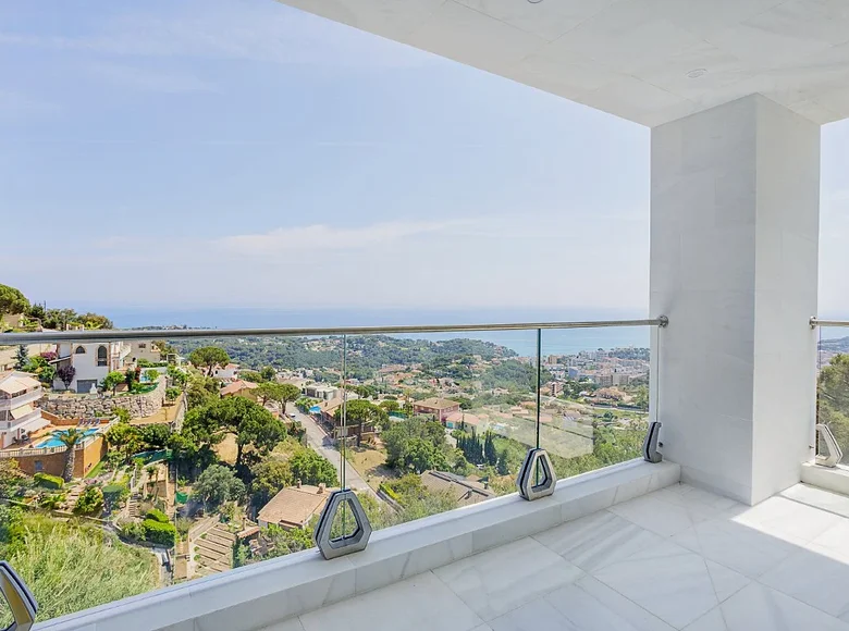 Villa de 4 dormitorios 223 m² Serrabrava, Španjolska