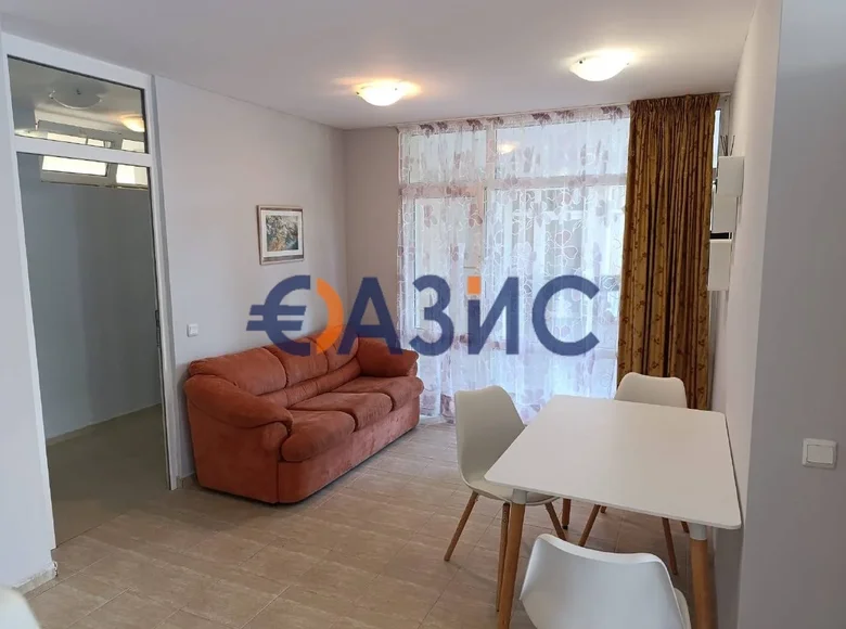 Mieszkanie 2 pokoi 52 m² Nesebyr, Bułgaria