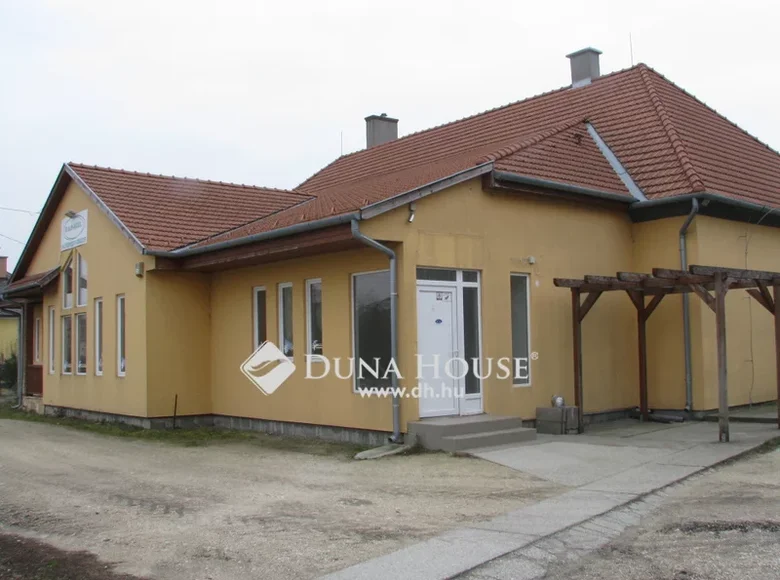 Haus 320 m² Bony, Ungarn