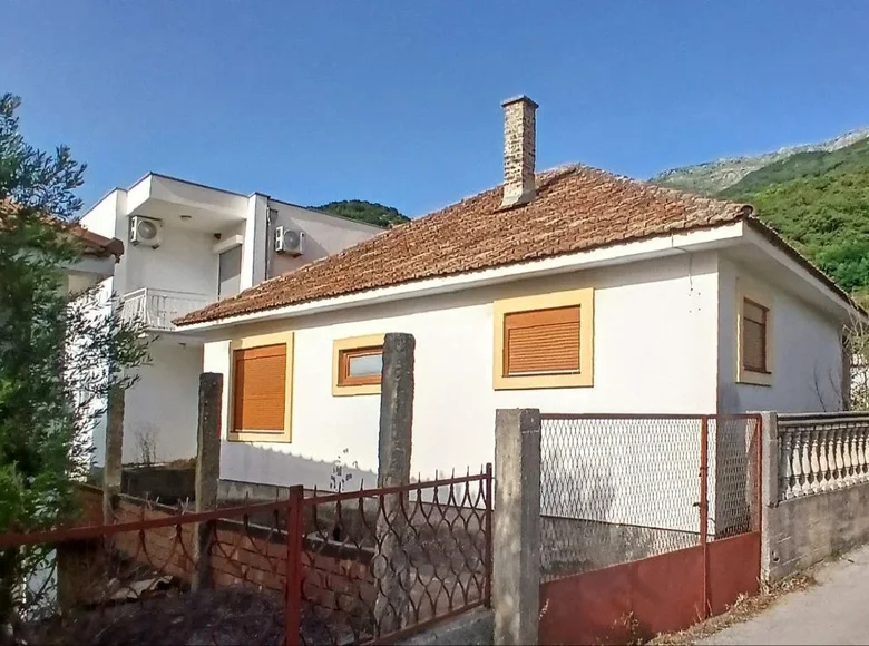 2 bedroom house 94 m² Zaljevo, Montenegro