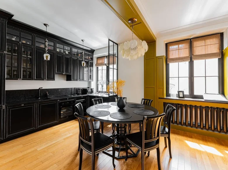 Mieszkanie 3 pokoi 97 m² Mińsk, Białoruś