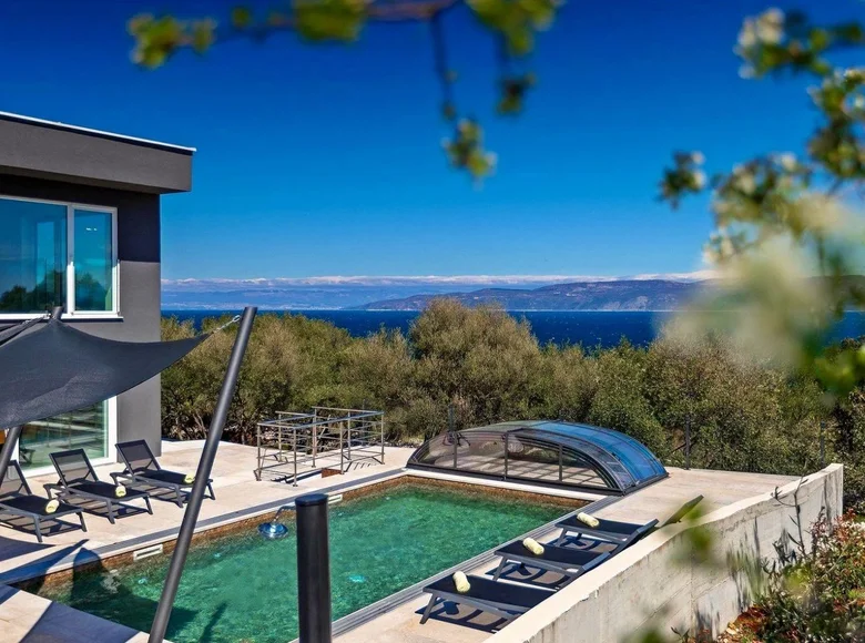 Villa de 4 dormitorios 200 m² Rabac, Croacia