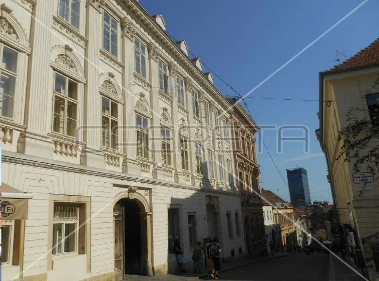 Commercial property 940 m² in Zagreb, Croatia