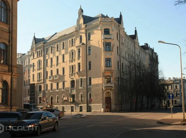 Casa 50 habitaciones 5 179 m² Riga, Letonia