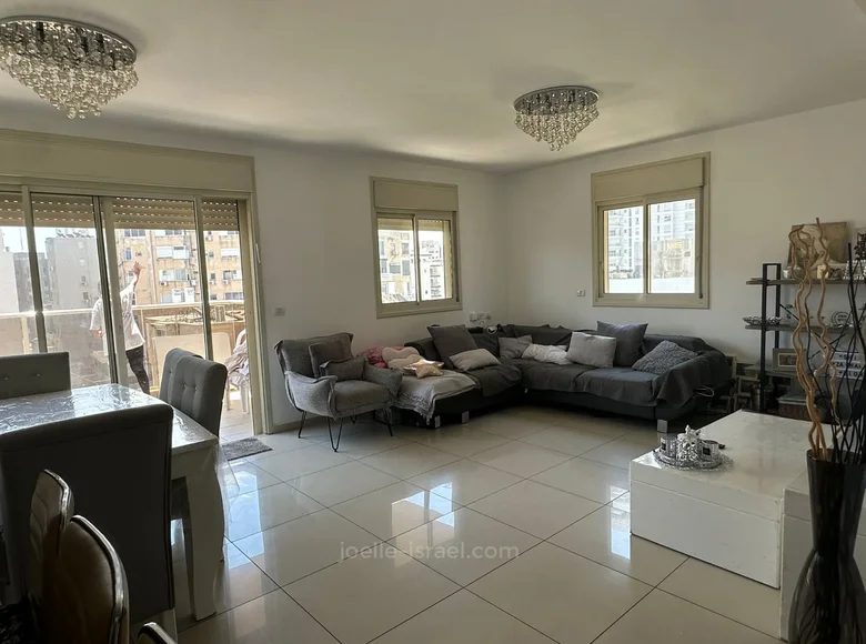 Mieszkanie 4 pokoi 116 m² Netanya, Izrael