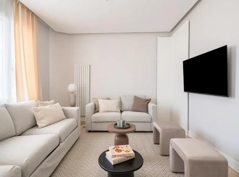 Apartamento 5 habitaciones  Área metropolitana de Madrid y Corredor del Henares, España