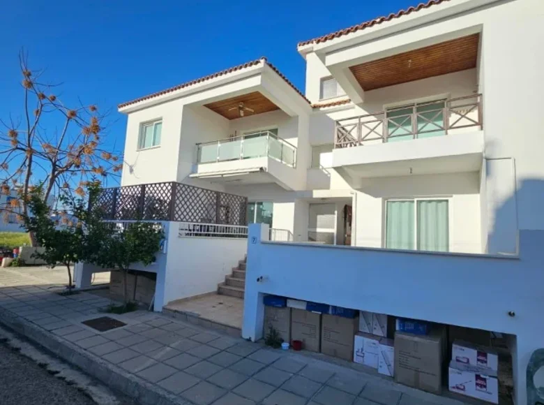 2 bedroom apartment 85 m² Pervolia, Cyprus