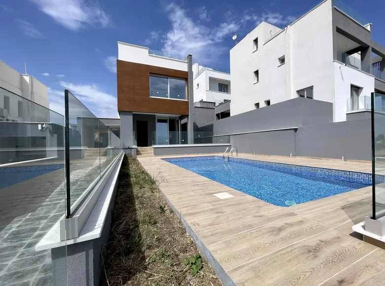 Dom 3 pokoi 184 m² Parekklisia, Cypr