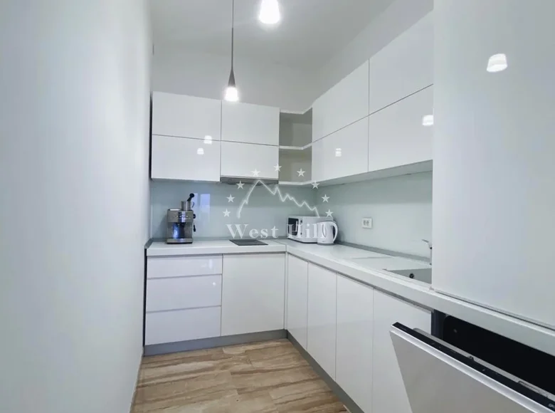 Mieszkanie 2 pokoi 77 m² Budva, Czarnogóra