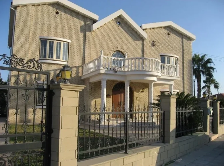 5 bedroom house 395 m² Aradippou, Cyprus
