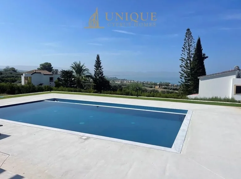 Villa de 4 dormitorios 296 m² Argaka, Chipre