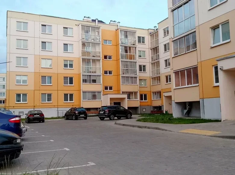 1 room apartment 52 m² Dzyarzhynsk, Belarus